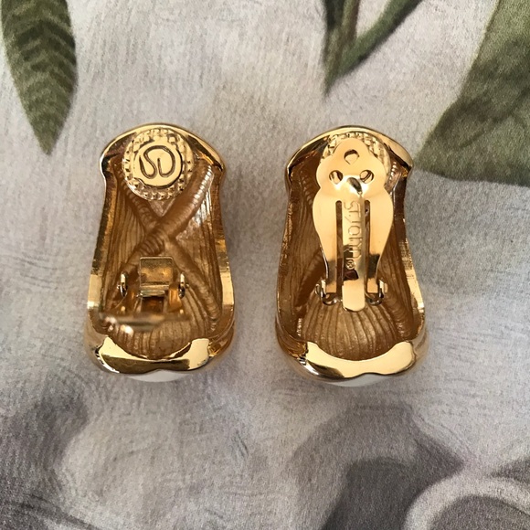 Vintage St. John Gold and Cream Clip On Earrings - Picture 5 of 5